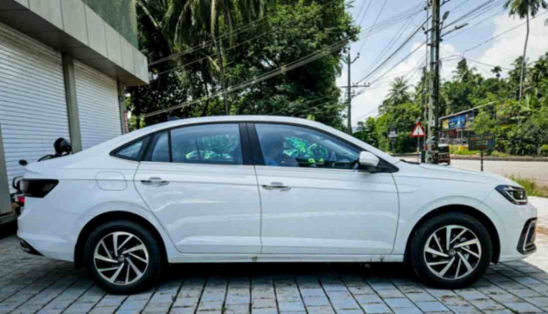 VOLKSWAGEN VIRTUS IMAGES